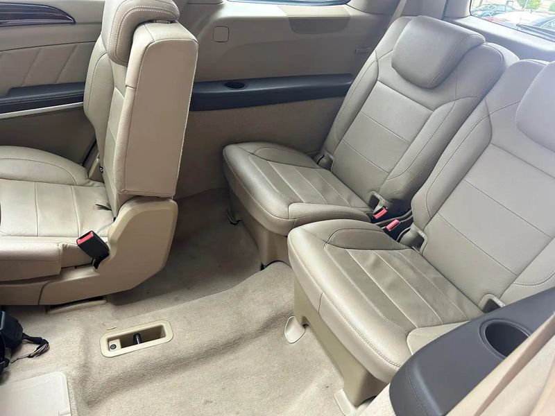 Mercedes-Benz GL-Class • 2015 • 115,000 km 9