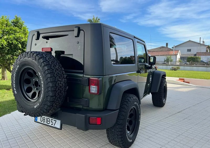 Jeep Wrangler • 2009 • 108,000 km 2