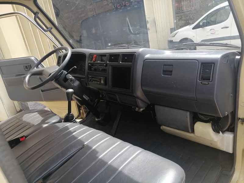 Toyota Dyna • 1999 • 239,000 km 2