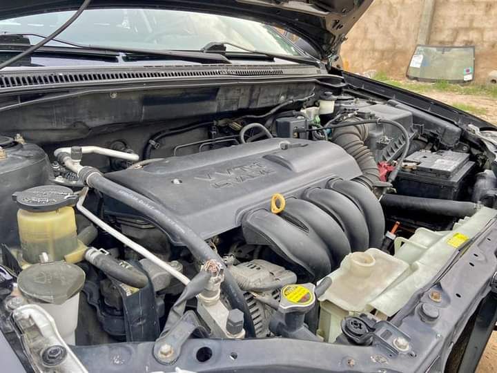 Toyota Corolla • 2004 • 126,340 km 3