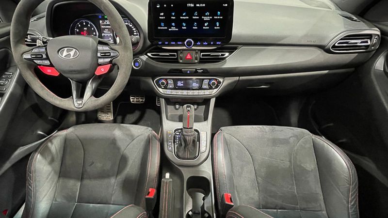 Hyundai i30 • 2023 • 17,928 km 5