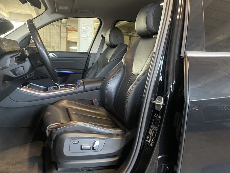 BMW X5 • 2019 • 122,000 km 7