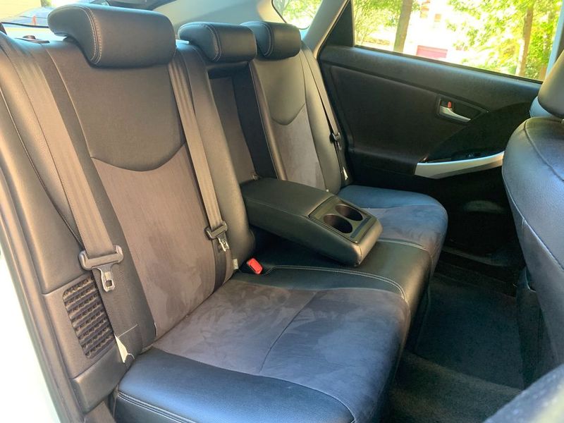 Toyota Prius • 2014 • 186,000 km 4