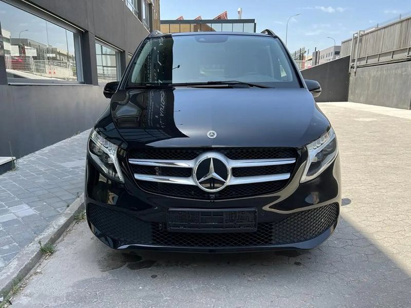 Mercedes-Benz 210 Van • 2022 • 18,000 km 4