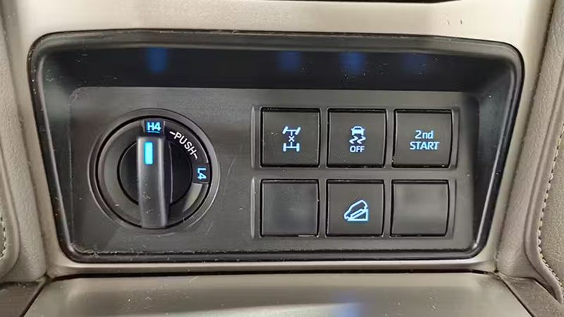 Toyota Land Cruiser • 2018 • 73,085 km 7