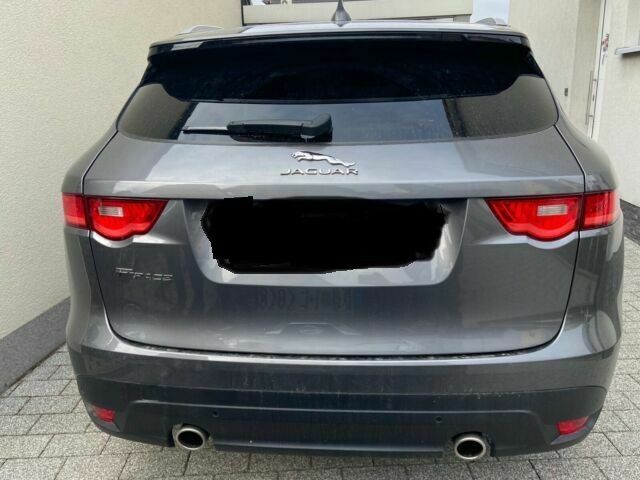 Jaguar F-Pace • 2016 • 90,000 km 7
