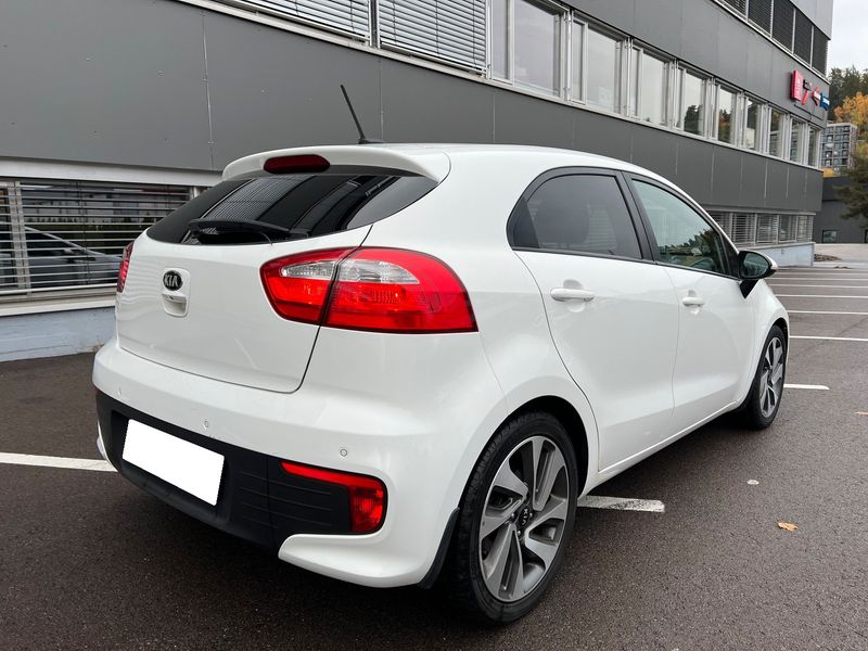 Kia Rio • 2016 • 124,000 km 4