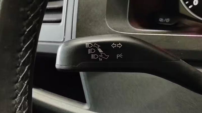 Volkswagen Multivan • 2019 • 121,103 km 10