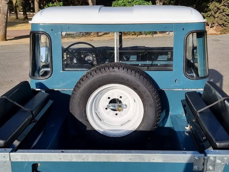 Land Rover LR3 • 1976 • 65,800 km 4