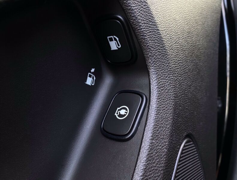 Opel Ampera • 2013 • 99,500 km 9