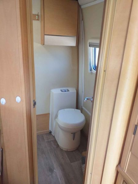 Volkswagen Crafter • 2006 • 25,000 km 10