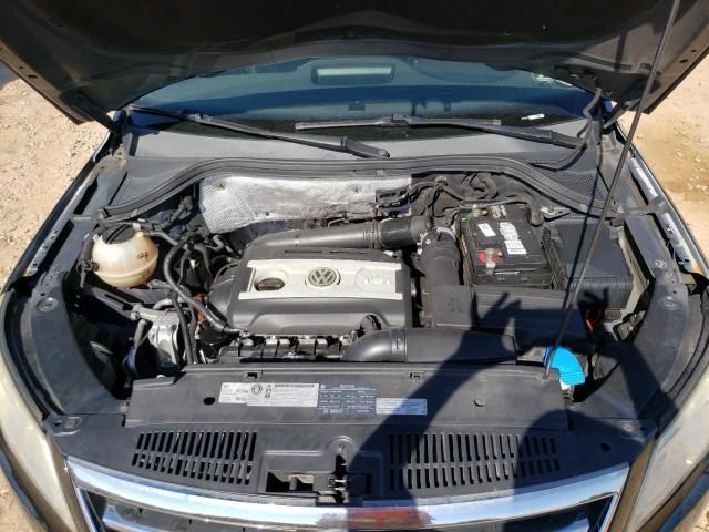 Volkswagen Tiguan Limited • 2011 • 10,000 mi 9