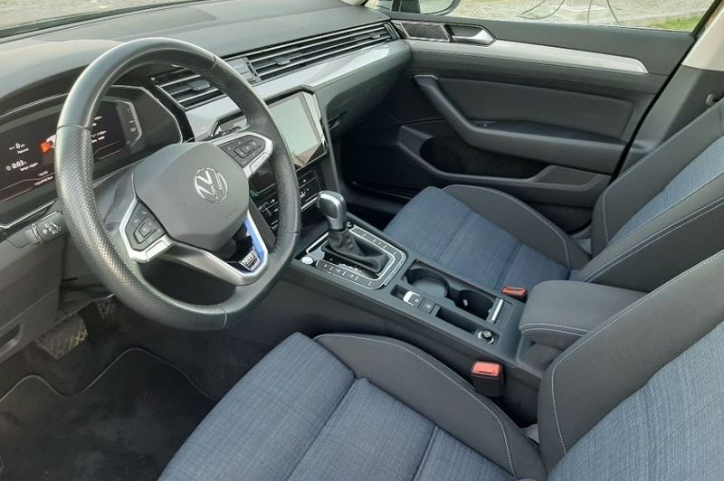 Volkswagen Passat Variant • 2020 • 60,000 km 4