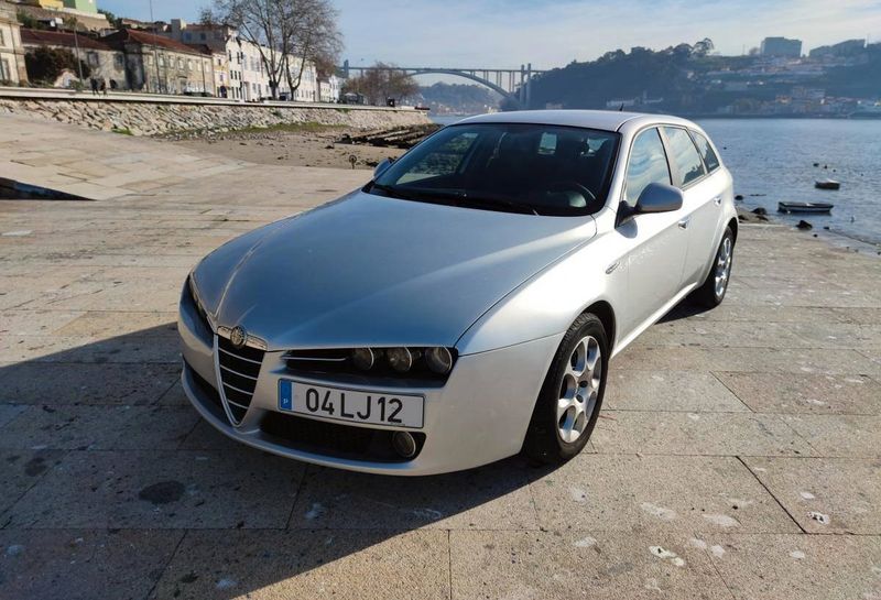 Alfa Romeo 159 • 2008 • 249,999 km 1