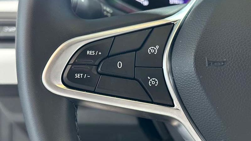 Renault Clio • 2023 • 5,750 km 14