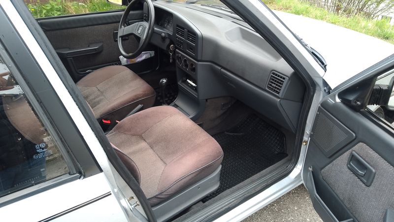 Peugeot 309 • 1990 • 247,500 km 3