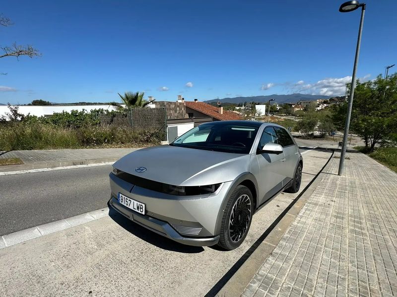 Hyundai Ioniq Electric • 2022 • 42,200 km 1
