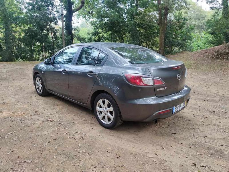 Mazda 3 • 2010 • 248,000 km 3