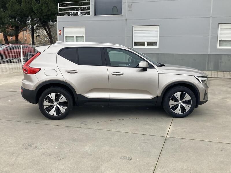 Volvo XC40 • 2024 • 45,624 km 5