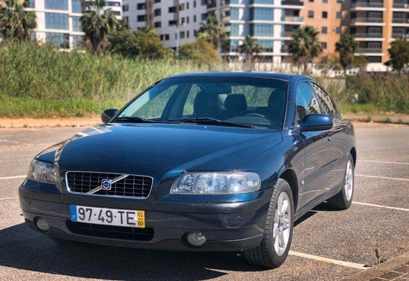 Volvo S60 • 2002 • 200,000 km 1