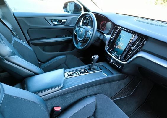 Volvo V60 • 2020 • 69,000 km 9
