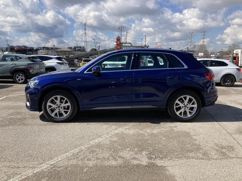 Audi Q3 • 2023 • 9,018 km 2