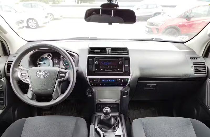 Toyota Land Cruiser • 2018 • 136,700 km 5