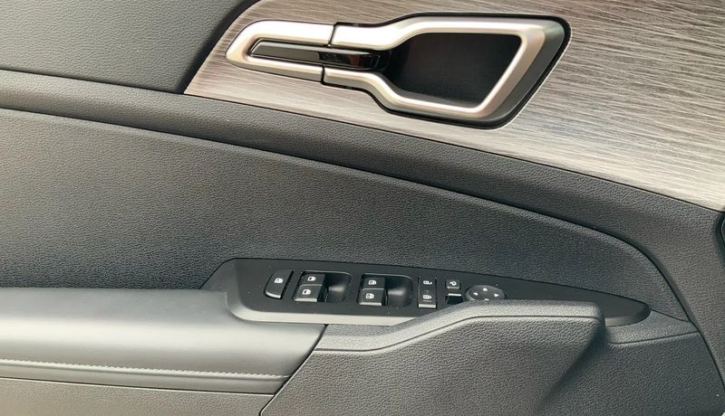 Kia Sportage • 2023 • 37,500 km 13