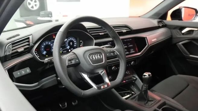 Audi Q3 • 2024 • 10 km 3