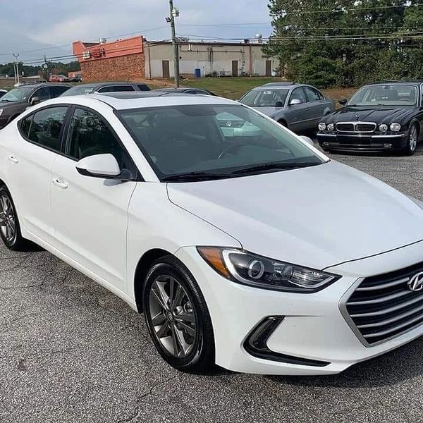Hyundai Elantra • 2018 • 33,000 km 4