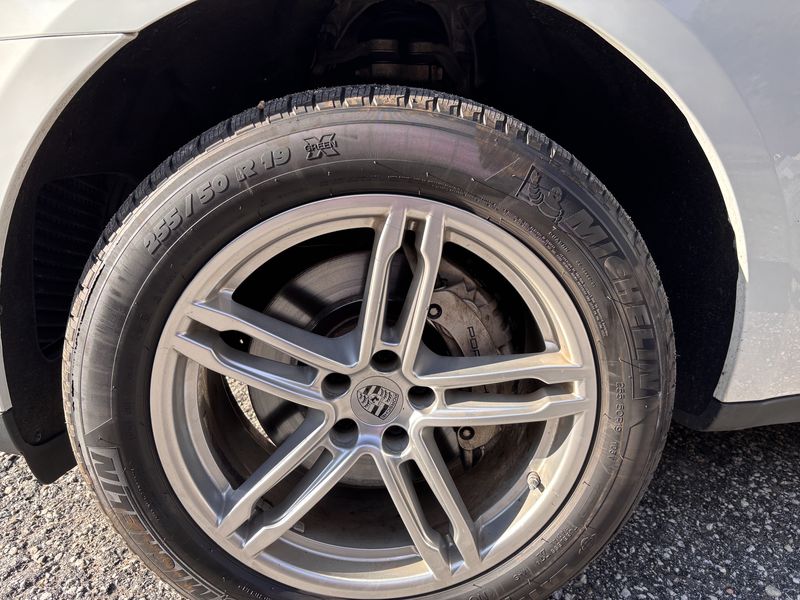 Porsche Macan • 2016 • 295,000 km 10