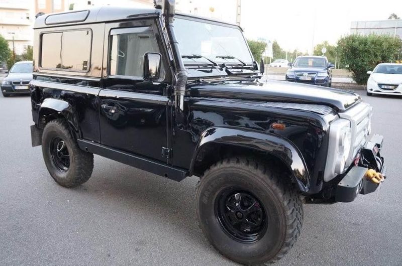 Land Rover Defender • 2000 • 47,000 km 1