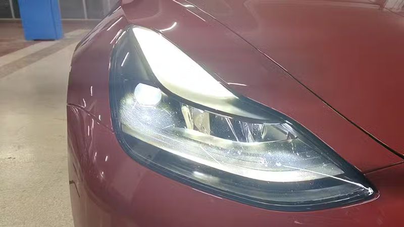 Tesla Model 3 • 2022 • 61,628 km 7