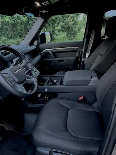 Land Rover Defender • 2022 • 7,000 km 4