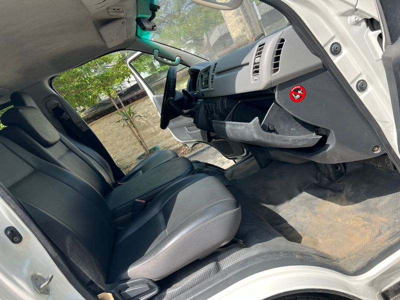 Toyota Hiace • 2022 • 3,000 km 3