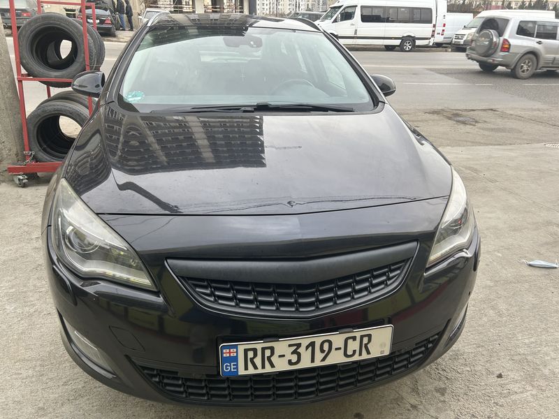 Opel Astra • 2013 • 200,000 km 2