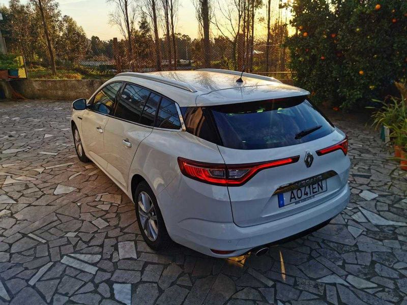 Renault Mégane • 2017 • 141,000 km 2