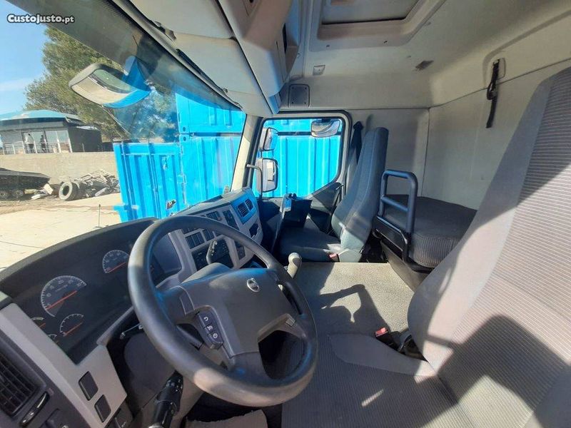 Volvo 240 • 2012 • 400,000 km 4