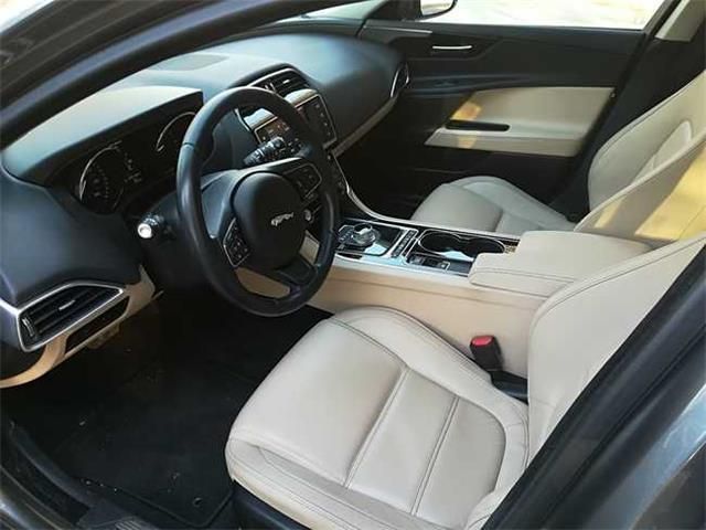 Jaguar XE • 2016 • 129,500 km 8