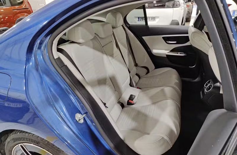 Mercedes-Benz C-Class • 2023 • 87,221 km 10