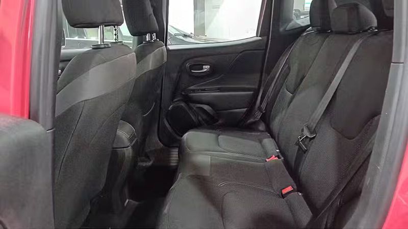 Jeep Renegade • 2023 • 73,931 km 13