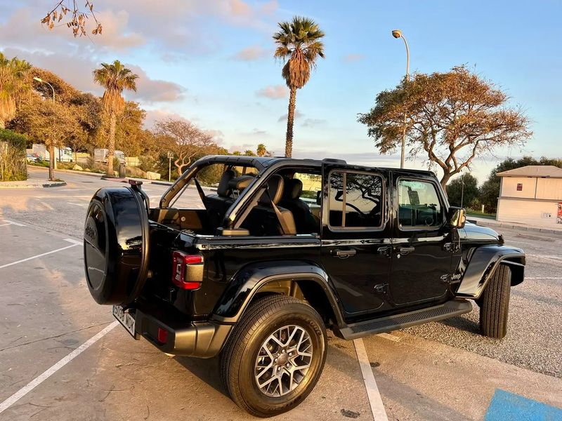 Jeep Wrangler • 2021 • 22,500 km 2