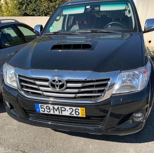 Toyota Hilux • 2012 • 102,000 km 2