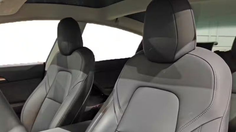 Tesla Model 3 • 2022 • 115,104 km 5