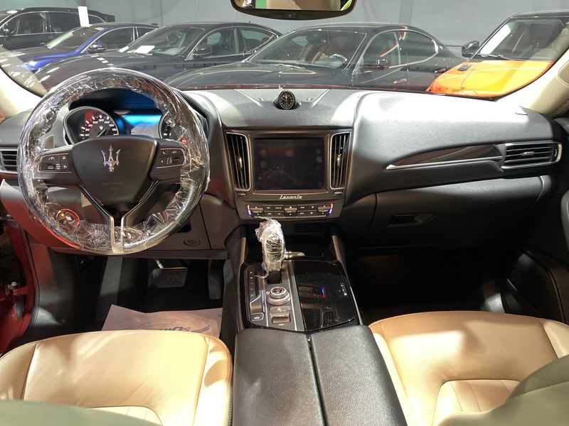 Maserati Levante • 2016 • 189,000 km 2