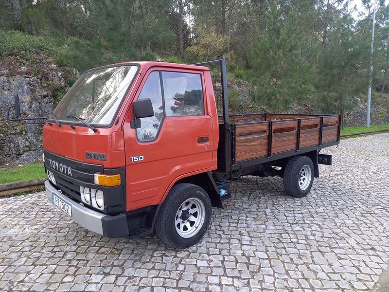 Toyota Dyna • 1987 • 309,000 km 2