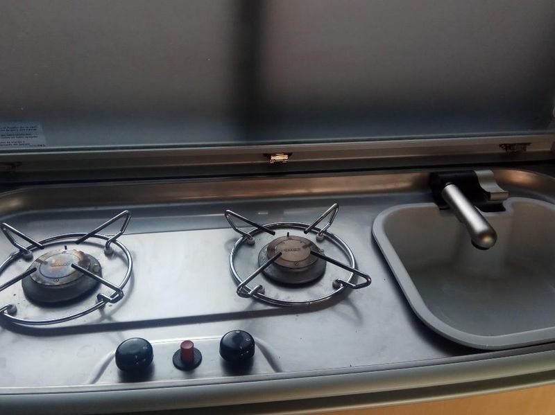 Volkswagen T5 • 2007 • 145,900 km 2