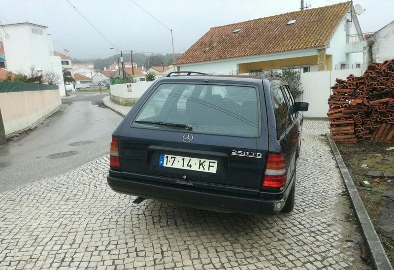Mercedes-Benz 230 - 300 CE Coupé • 1989 • 300,000 km 2