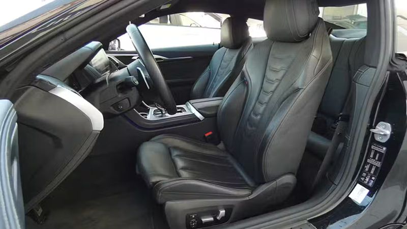 BMW 8 Series • 2021 • 19,676 km 4