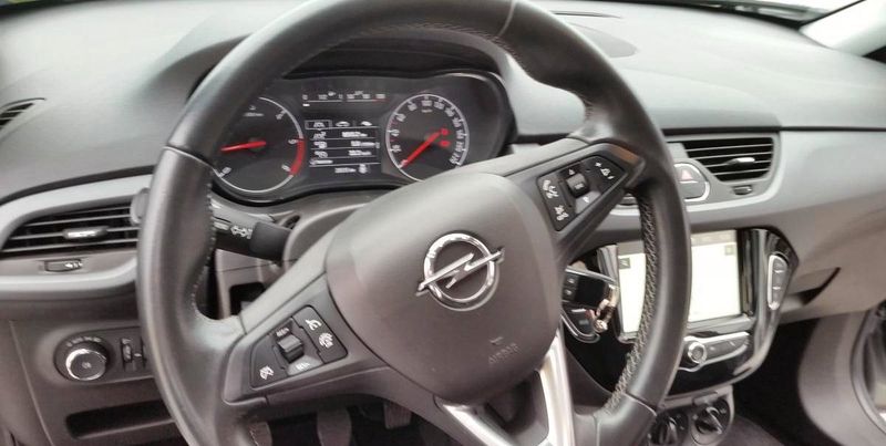 Opel Corsa • 2017 • 129,999 km 3